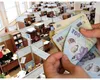 Salariile cresc cu 2.000 de lei după noua lege. Vești uriașe pentru această categorie de angajați