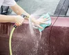 Ce amenzi riscă românii care îşi spală maşinile în faţa blocului. Care sunt oraşele cu cele mai mari sancţiuni