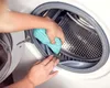 Trucul care îți va curăța rapid mașina de spălat. Ingredientul minune pe care sigur îl ai la îndemână