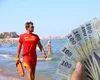 Câți bani bagă în buzunar un salvamar de pe litoralul românesc! Nu o să îți vină să crezi cât de mică este suma