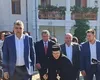 Premierul Marcel Ciolacu, alături de Paul Stănescu, secretarul general al PSD, asistă la slujba de Sfânta Maria la mănăstirea Văratic