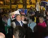 Protest condus de George Simion, la vila din București care ar fi renovată pentru Klaus Iohannis. „Are datorii la stat și vrea gratis un palat!”