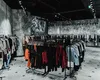 Compania românească de fashion care oferă salarii de până la 7.000 de lei. Cu ce se ocupă un consilier vestimentar