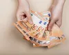 O familie care beneficia de ajutor social a primit peste 3.000 de euro în plus. Autorităţile au cerut să restituie banii. Ce a decis instanţa