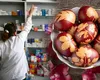 Farmacii deschise în noaptea de Înviere și în zilele de Paște. De unde cumperi pastile dacă ți-au picat greu ouăle, drobul și friptura de miel