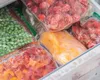 Specialiștii avertizează: cât timp poți păstra cu adevărat mâncarea în congelator, fără să se strice