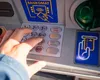 Alertă la bancomate. Cum sunt lăsați românii fără bani în conturi