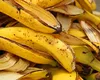 Motivul pentru care trebuie să pui coji de banană peste carne înainte de a o băga în cuptor. Trucul dezvăluit de un bucătar