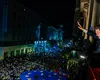 Nu a fost ușor, dar a câștigat Nicușor. Baie de mulțime în jurul noului președinte: „E victoria voastră, să știți!”