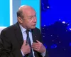 Traian Băsescu mătură pe joc cu Coaliţia „comică” de Guvernare. În locul lui Bolojan, ar fi categoric: „Moțiune de cenzură și lăsați-mă în pace!”