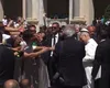 Panică la Vatican! Papa Leon a fost lovit în cap de un obiect aruncat din mulțime VIDEO