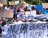 Noi proteste la Ministerul Educației legate de tăierea burselor elevilor și studenților. Cum explică oficialii decizia