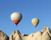 Două baloane cu aer cald s-au prăbușit în Turcia. Erau pline de turiști