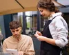 Mii de tineri aleg să se angajeze pe timp de vară, în loc să meargă în vacanțe. Salariile, între 2.000 de lei și 4.500 de lei