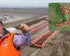 Dorinel Umbrărescu pleacă din Buzău și își strânge sculele de pe autostrada spre Râmnicu Sărat. Muncitorii săi au început marea curățenie