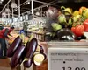 Cât costă 1 kg de vinete în Mega Image. Prețul mai multor sortimente de legume, mai mare decât în Uniunea Europeană