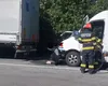 Plan roşu de intervenţia după ce un microbuz spulberat de un TIR la Orşova VIDEO