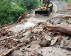 Furtuna a făcut prăpăd pe Transfăgărășan! Trafic blocat din cauza bucăților de copaci și a pietrelor