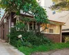 A refuzat să-și vândă casa până când aceasta a fost înconjurată de blocuri. Suma astronomică încasată în final