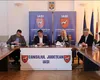 Sporuri ”nesimțite” la CJ Iași, în timp ce indemnizațiile pentru mame și bursele elevilor sunt tăiate. Angajații Consiliului iau bani pentru condiții periculoase de muncă și vouchere de vacanță