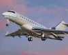 O mare companie aeriană vine în România. Șeicul care o conduce are și un hotel în București
