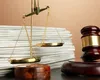 Funcționari cu pretenții! Patru șefi de instituții se judecă în instanță pentru venituri salariale mai mari