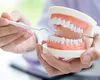 Cabinetele stomatologice au primit INTERZIS la marketing! Dentistul nu mai are voie să întrebe: „Cine v-a lucrat aici?”. Noi reguli pentru stomatologi
