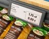 Se schimbă banii, preţurile vor fi afişate obligatoriu şi în euro. Populaţia se teme de explozia preţurilor