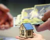 Băncile au crescut semnificativ dobânzile în vara lui 2025. Devine tot mai greu pentru români să își cumpere un apartament