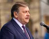 Crin Antonescu îl atacă dur pe președintele României, absent de la înmormântarea lui Ion Iliescu: ”Nicușor stă ascuns într-un birou. Nu are curajul nici să aprindă o lumânare”