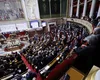 Guvernul ar putea pica luna viitoare. Moţiunea de cenzură se votează pe 8 septembrie