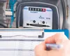 Scăderi de până la 25% la facturile de electricitate, promise de ministrul Energiei. De când ar urma ca românii să plătească mai puțin