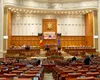 AUR vrea imnul și rugăciunea în școli, iar Bănescu vine cu o replică tăioasă: „Pare visul de aur al oricărui elev și profesor”. Ce spun internauții?