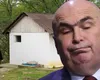 Bolojan, preocupat de reforma administrației locale, în timp ce elevii din anumite zone încep școala cu WC în fundul curții