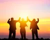 Zodiile care dau lovitura NOROCOASĂ din 24 septembrie 2025. Ce le aduce legătura astrală dintre Soarele în Balanță și transformatorul PLUTO!