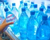 Prețul impus pentru sticla de apă de 500 ml în aeroporturi, gări sau benzinării. Ce stabilește un proiect de lege