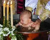 Reacția șocantă a unui preot înainte de ceremonia unui botez! Duhovnicul s-a enervat când a văzut că mama voia să-și hrănească bebelușul: „De asta am tensiune, pentru că aţi întârziat!”. VIDEO