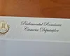 Cum fură parlamentarii până și la cărțile de vizită: „310 de lei pentru o sută de bucăți, se decontează pe protocol. Pe piața liberă, prețurile sunt între 50 și 100 de lei”
