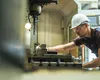 Mesajul ministrului Muncii după ce o fabrică a fost amendată pentru că 295 de angajaţi munceau peste programul declarat: „Vom continua să combatem munca la negru”