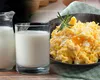 Ce să pui în omletă în loc de lapte. Cinci opțiuni care îți oferă un preparat cu o textură perfectă