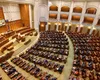 Moțiunile de cenzură împotriva Guvernului Ilie Bolojan, dezbătute duminică în Parlament: „Opriți sărăcirea românilor! Tăiați de la voi, nu de la ei!”