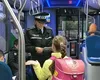 Orașul din România unde elevii merg la școală cu autobuze speciale, însoțiți de polițiști: „Ar trebui să inspire pe toată lumea”