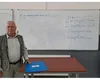 Un profesor de 80 de ani începe un nou an școlar. Predă fizică și este de 56 de ani la catedră