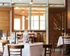 Patronii de restaurante se plâng că încasează ca în pandemie. ”Rețeta” aplicată de mulți – porții mai mici, prețuri mai mari. Cât au ajuns să coste trei mici și o banală omletă