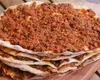 Ce este și cum se prepară Lahmacun. Conține carne tocată și numeroase condimente