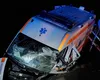 Coliziune între o ambulanță și o mașină în Cluj. Pacienta din salvare a murit. Patru adulţi şi o fetiţă, transportaţi la spital