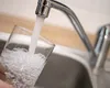 Un nou proiect de lege prevede eliminarea TVA pentru serviciile de apă şi canalizare. Care este limita de consum până la care românii ar plăti facturi scăzute