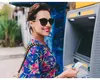 Banii n-aduc fericirea, mit spulberat: „E mai drăguţ să plângi într-un Ferrari”
