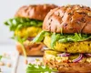 Noi reguli pentru alimentele de la raft. Produsele vegetale nu vor mai putea fi denumite „cârnați, „șnițel” sau „burger”