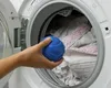 Cum speli păturile fără să riști să strici mașina de spălat